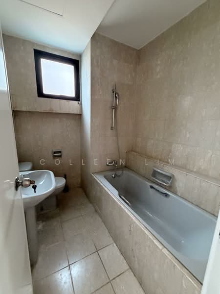 D'Grove Villas, 8A Orange Grove Road, 5 Bedrooms, 2,702 sqft, Condominium For Rent, by Colleen Lim, 500064275 - Bathroom - PropertyGuru.com.sg