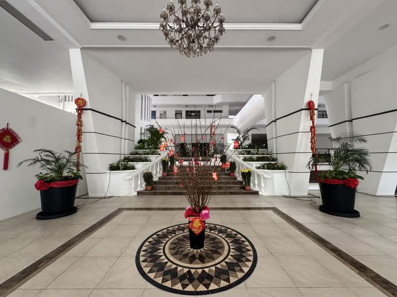 Elizabeth Heights, 57 Cairnhill Road, 4 Bedrooms, 2,519 sqft, Condominium For Rent, by Joyce Lau, 500064277 - Entrance - PropertyGuru.com.sg