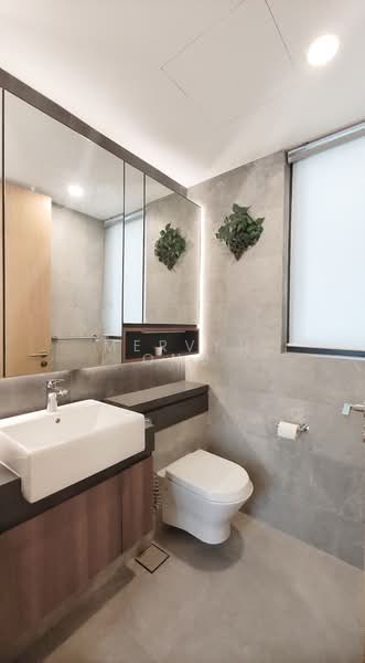 Midwood Condominium For Sale at S$ 1,770,000 | PropertyGuru Singapore - Bathroom