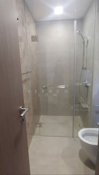 Seaside Residences, 18 Siglap Link, 2 Bedrooms, 786 sqft, Apartment For Rent, by Vernon Low, 500064286 - Bathroom - PropertyGuru.com.sg