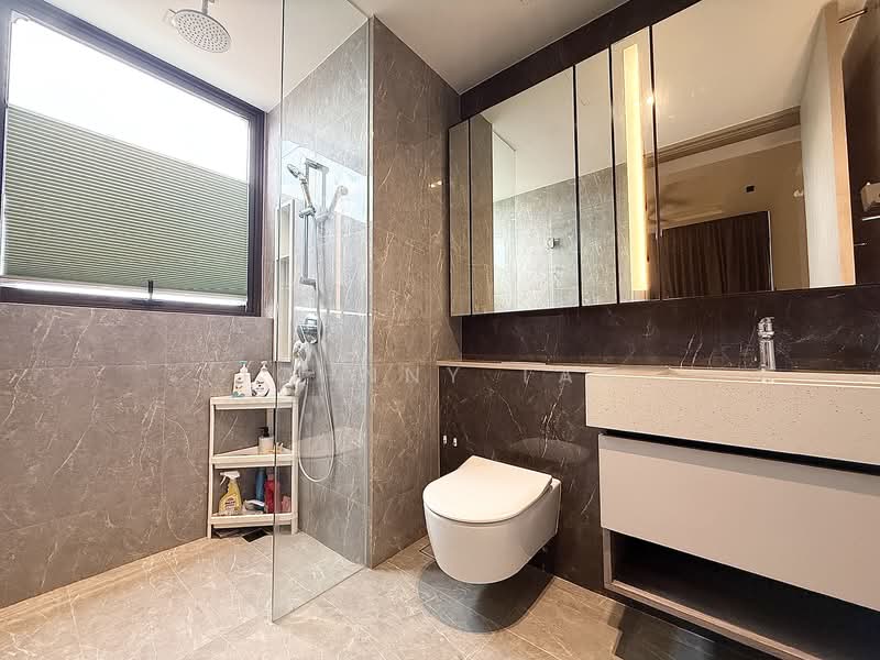 Dairy Farm Residences Condominium For Sale at S$ 2,150,000 | PropertyGuru Singapore - Bathroom