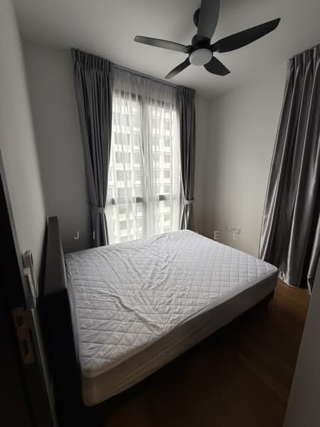 Park Colonial, 2 Woodleigh Lane, 2 Bedrooms, 570 sqft, Condominium For Rent, by Jia Yi Lee, 500064296 - Bedroom - PropertyGuru.com.sg