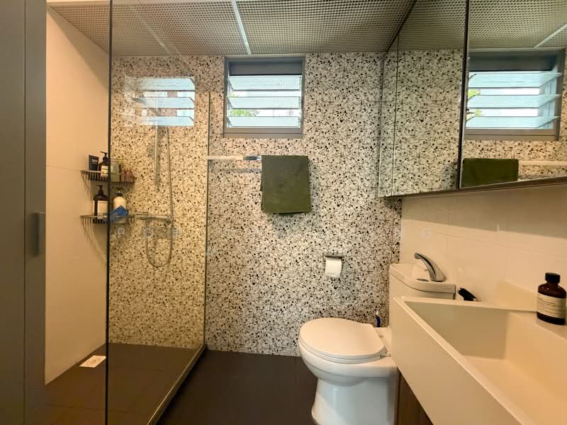 377A Hougang Street 32, 377A Hougang Street 32, 3 Bedrooms, 1,227 sqft, HDB Flat For Sale, by Poh Wei Qiang (Warren), 500064309 - Master Bedroom Toilet - PropertyGuru.com.sg