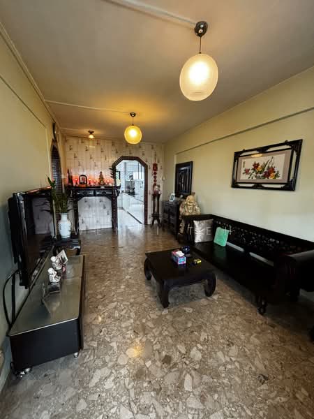 463 Jurong West Street 41 HDB Flat For Sale at S$ 420,000 | PropertyGuru Singapore - Living Room