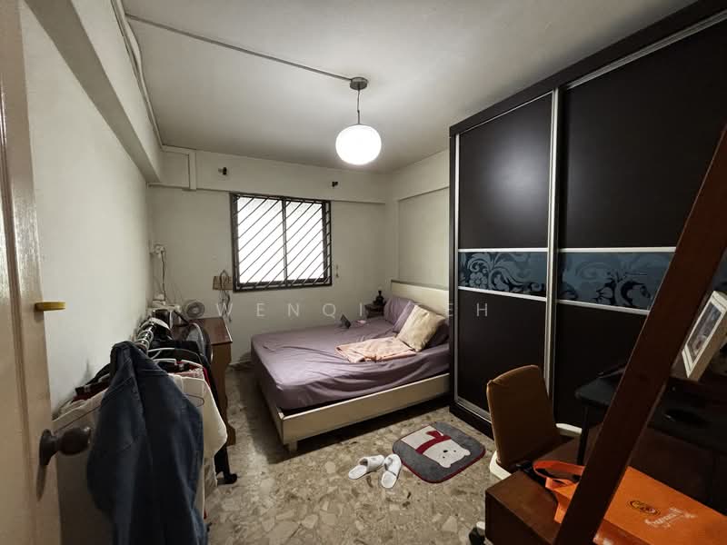 463 Jurong West Street 41 HDB Flat For Sale at S$ 420,000 | PropertyGuru Singapore - Bedroom