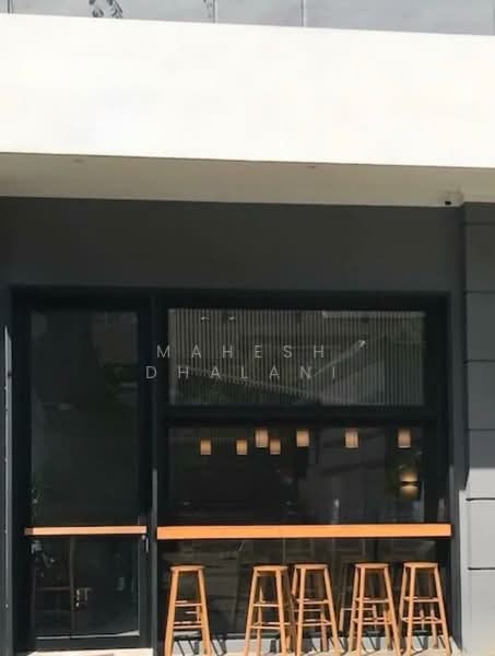 PRIME Tampines Central Unit with Excellent Frontage, 5 Tampines Central 6, 780 sqft, Food & Beverage For Rent, by Mahesh Dhalani, 500064325 - Exterior - CommercialGuru.com.sg