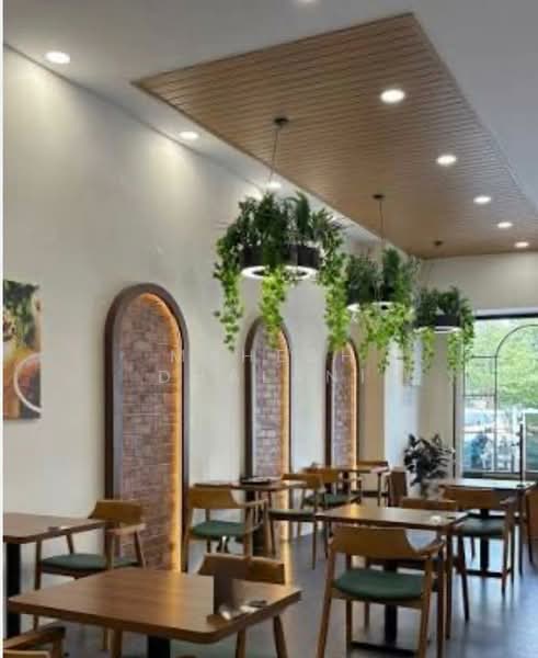 PRIME Tampines Central Unit with Excellent Frontage, 5 Tampines Central 6, 780 sqft, Food & Beverage For Rent, by Mahesh Dhalani, 500064325 - Interior - CommercialGuru.com.sg