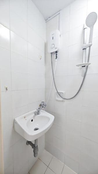 Northvale, 61 Choa Chu Kang Loop, Dairy Farm / Bukit Panjang / Choa Chu Kang, Room Rental, 150 sqft, Condominium For Rent, by Sean King Lee, 500064327 - Bathroom - PropertyGuru.com.sg