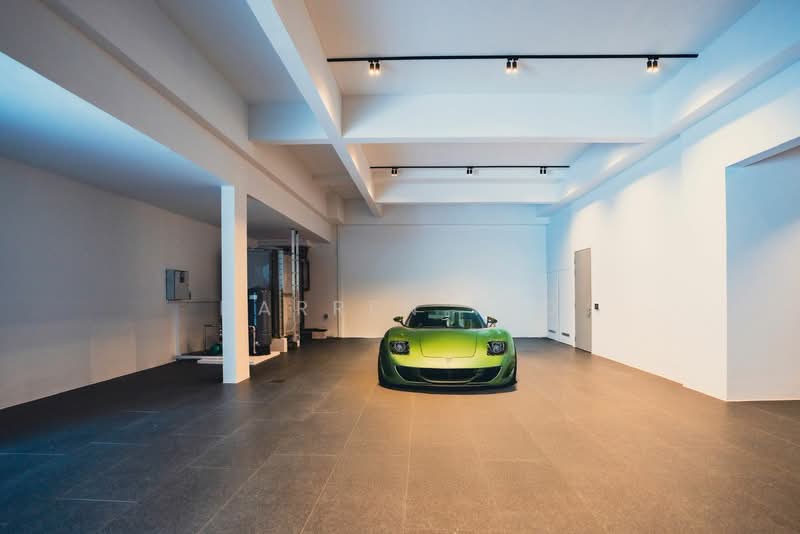 ❤️ Brand New Designer Bungalow Near Bukit Timah Plaza ❤️, , 5 Bedrooms, 11,500 sqft, Detached House For Rent, by Darren Teo, 500064329 - Car Park - PropertyGuru.com.sg