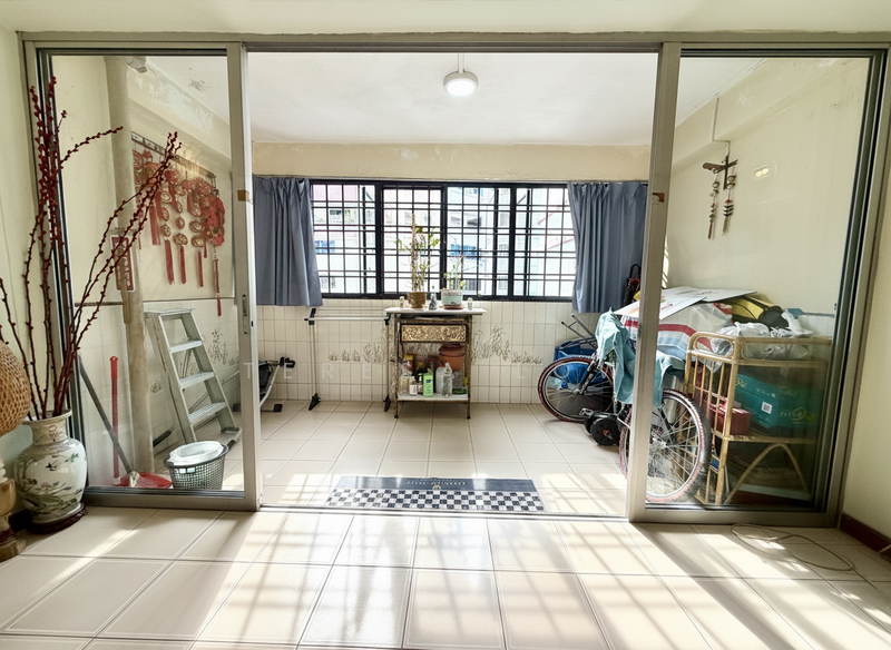 256 Tampines Street 21 HDB Flat For Sale at S$ 768,000 | PropertyGuru Singapore - Balcony