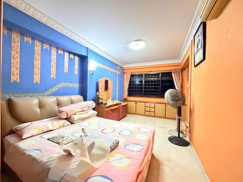 613 Woodlands Avenue 4 HDB Flat For Sale at S$ 570,000 | PropertyGuru Singapore - Bedroom