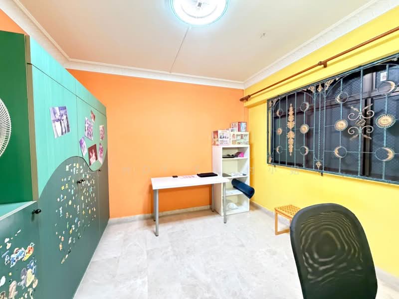 613 Woodlands Avenue 4 HDB Flat For Sale at S$ 570,000 | PropertyGuru Singapore - Study