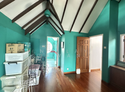 For Sale - ⭐ Price to Sell! Huge Frontage 2.5-Storey Semi-D at Fir/Maple