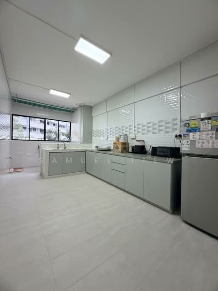 23 Saint George's Road HDB Flat For Sale at S$ 538,000 | PropertyGuru Singapore - Kitchen