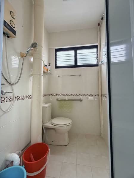 23 Saint George's Road HDB Flat For Sale at S$ 538,000 | PropertyGuru Singapore - Bathroom