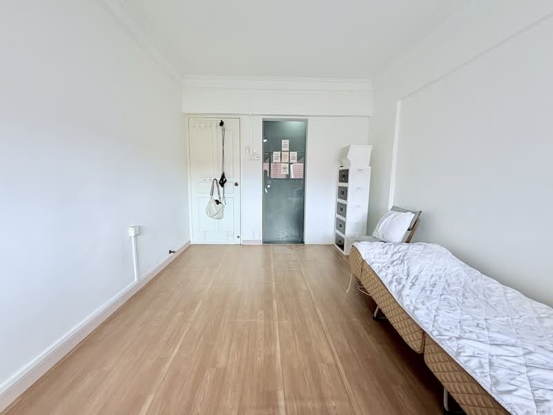 636 Veerasamy Road HDB Flat For Sale at S$ 550,000 | PropertyGuru Singapore - Bedroom