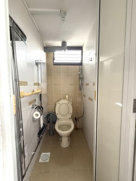 213 Lorong 8 Toa Payoh, 213 Lorong 8 Toa Payoh, Room Rental, 120 sqft, HDB Flat For Rent, by KangLing Beh, 500064355 - Bathroom - PropertyGuru.com.sg