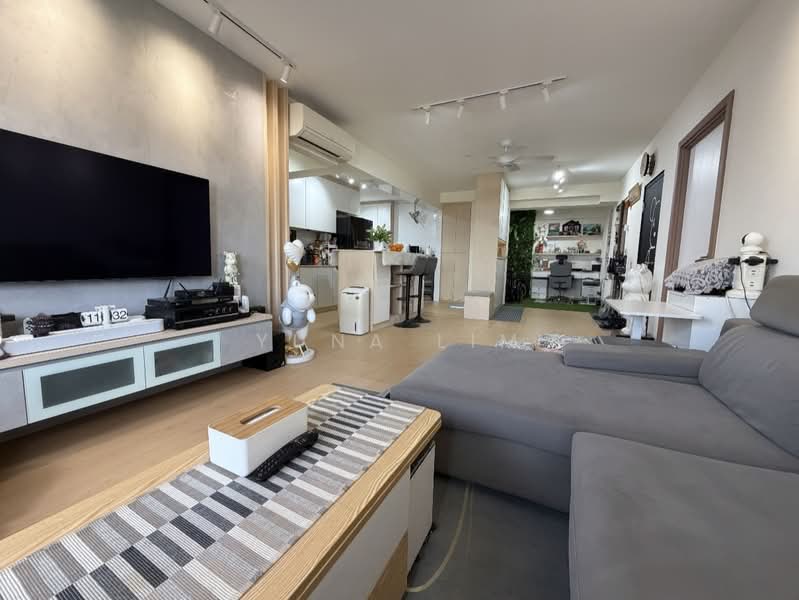 415A Northshore Drive HDB Flat For Sale at S$ 1,100,000 | PropertyGuru Singapore - Living Room