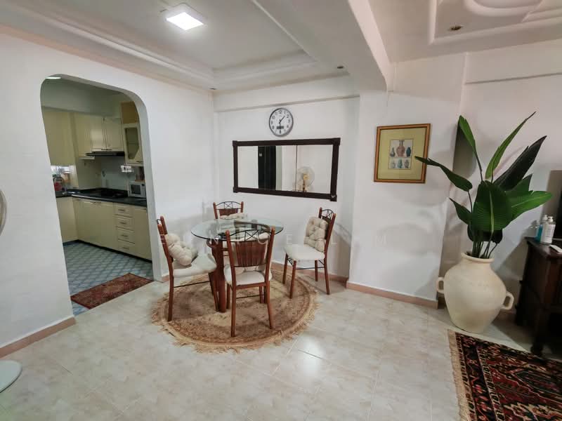 2 Dover Road, 2 Dover Road, 2 Bedrooms, 700 sqft, HDB Flat For Rent, by Eunice Lim, 500064376 - Kitchen - PropertyGuru.com.sg