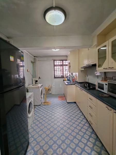 2 Dover Road, 2 Dover Road, 2 Bedrooms, 700 sqft, HDB Flat For Rent, by Eunice Lim, 500064376 - Kitchen - PropertyGuru.com.sg