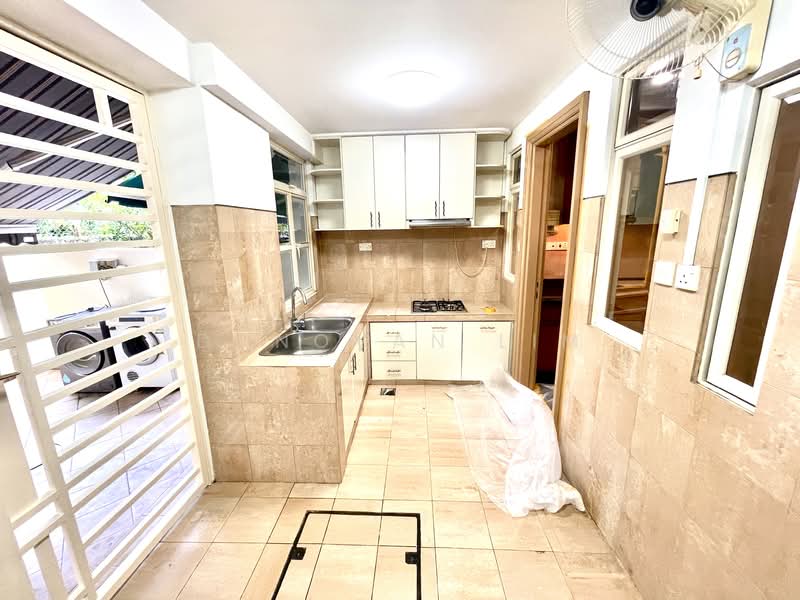Greenwood Avenue Terraced House For Sale at S$ 6,300,000 | PropertyGuru Singapore - Kitchen