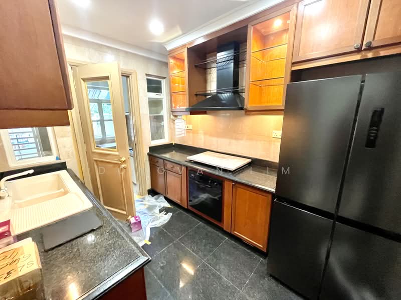 Greenwood Avenue Terraced House For Sale at S$ 6,300,000 | PropertyGuru Singapore - Kitchen