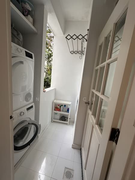 Robin Regalia Condominium For Sale at S$ 1,820,000 | PropertyGuru Singapore - Balcony