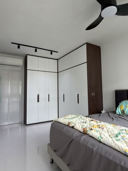 377B Hougang Street 32 HDB Flat For Sale at S$ 1,200,000 | PropertyGuru Singapore - Bedroom