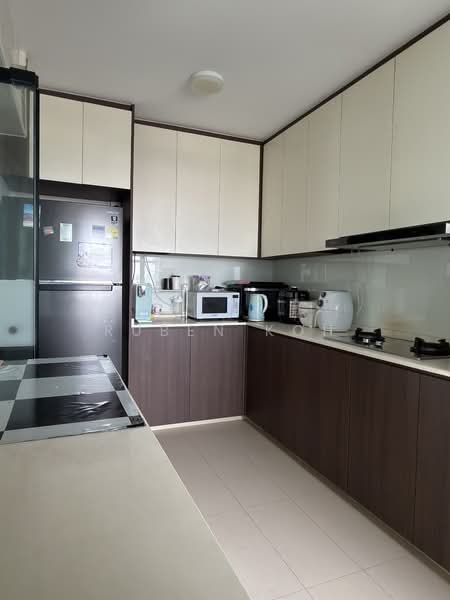 377B Hougang Street 32 HDB Flat For Sale at S$ 1,200,000 | PropertyGuru Singapore - Kitchen