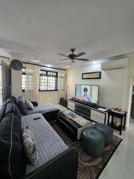 708 Woodlands Drive 70 HDB Flat For Sale at S$ 550,000 | PropertyGuru Singapore - Living Room