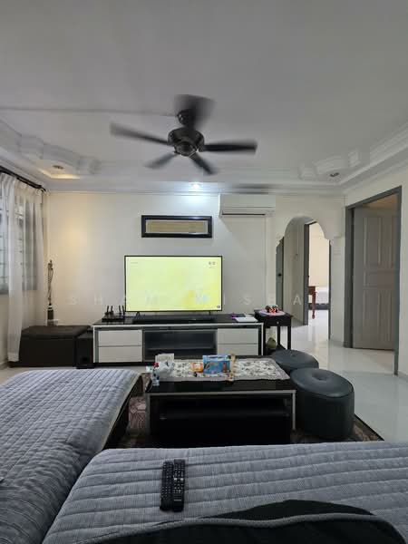 708 Woodlands Drive 70 HDB Flat For Sale at S$ 550,000 | PropertyGuru Singapore - Living Room