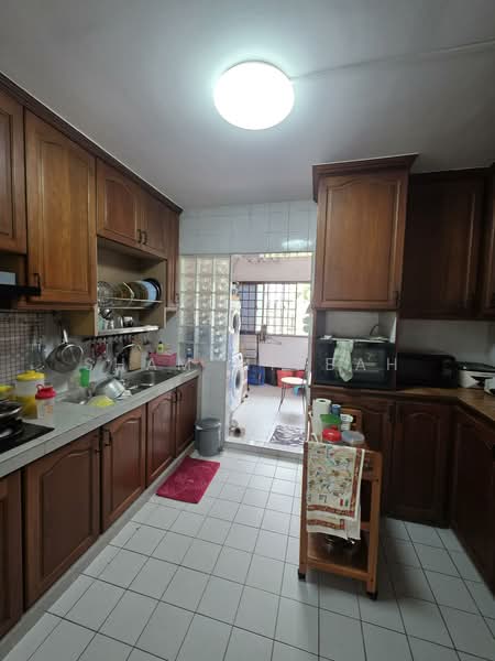 708 Woodlands Drive 70 HDB Flat For Sale at S$ 550,000 | PropertyGuru Singapore - Kitchen