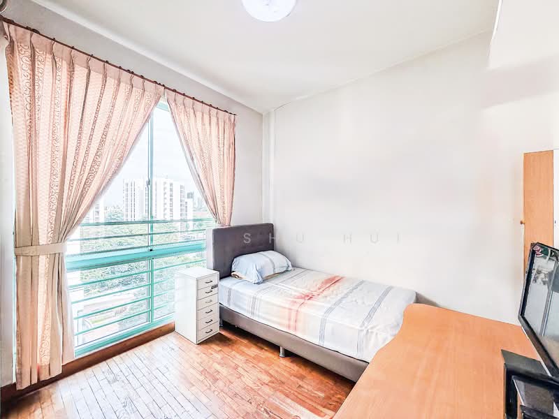 Hazel Park Condo Condominium For Sale at S$ 2,700,000 | PropertyGuru Singapore - Junior Master Ensuite