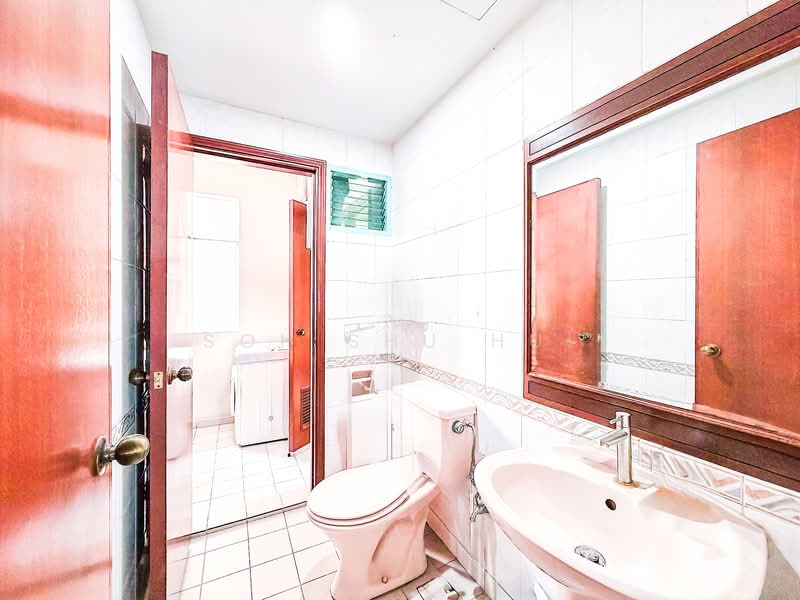 Hazel Park Condo Condominium For Sale at S$ 2,700,000 | PropertyGuru Singapore - Powder Room