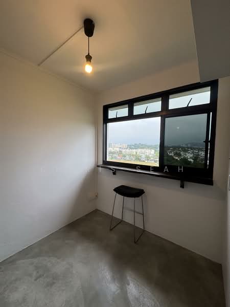 4 Ghim Moh Road, 4 Ghim Moh Road, 2 Bedrooms, 700 sqft, HDB Flat For Rent, by Charis Seah, 500064478 - Utility room with a view  - PropertyGuru.com.sg