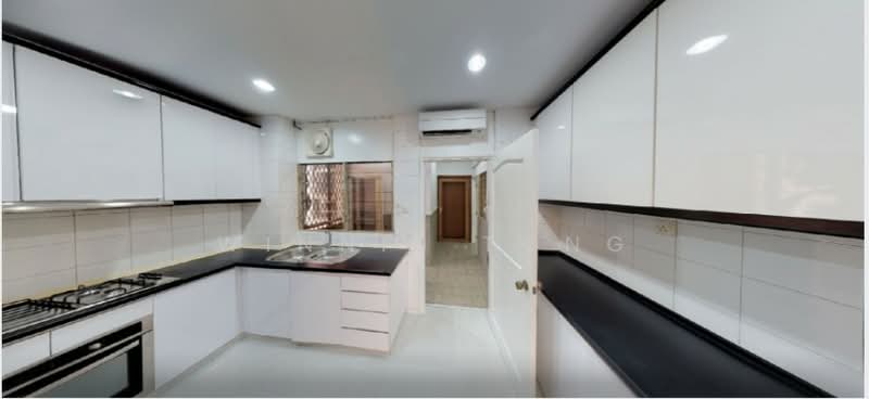 Leonie Condotel, 2 Leonie Hill Road, 4 Bedrooms, 2,715 sqft, Condominium For Rent, by Winnie Tong, 500064490 - Kitchen - PropertyGuru.com.sg