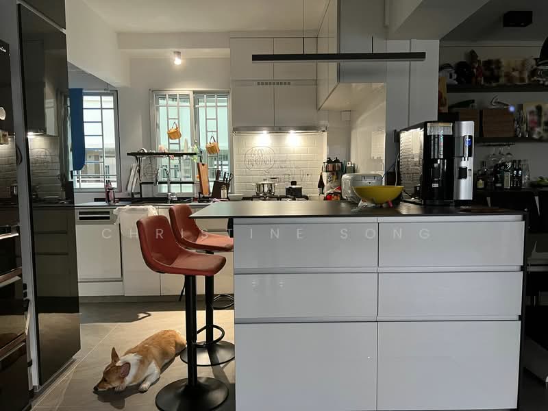 36 Lorong 5 Toa Payoh HDB Flat For Sale at S$ 999,999 | PropertyGuru Singapore - Kitchen