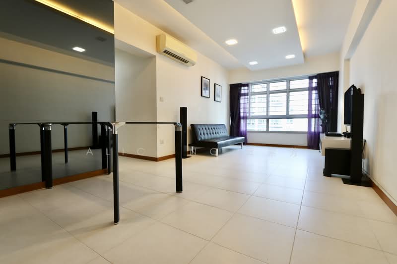 303B Punggol Central, 303B Punggol Central, 3 Bedrooms, 1,001 sqft, HDB Flat For Rent, by Alice Ng 黄素芳, 500064511 - living room - PropertyGuru.com.sg