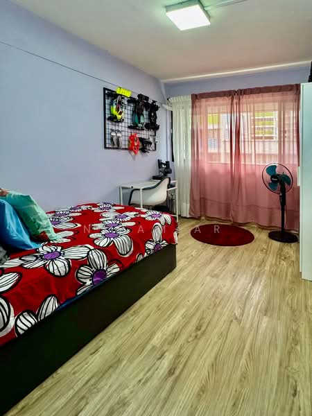 656 Yishun Avenue 4 HDB Flat For Sale at S$ 550,000 | PropertyGuru Singapore - Bedroom