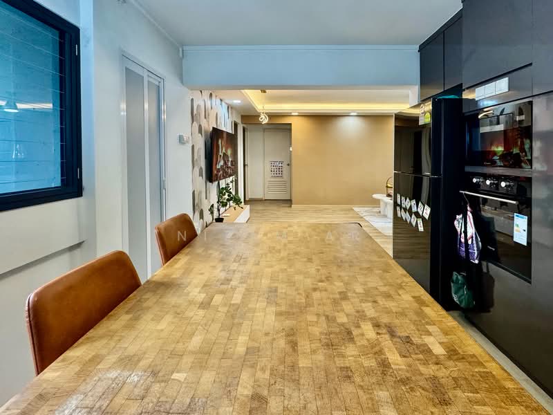 656 Yishun Avenue 4 HDB Flat For Sale at S$ 550,000 | PropertyGuru Singapore - Kitchen