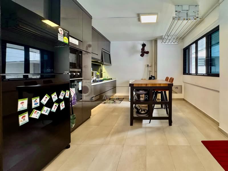 656 Yishun Avenue 4 HDB Flat For Sale at S$ 550,000 | PropertyGuru Singapore - Kitchen
