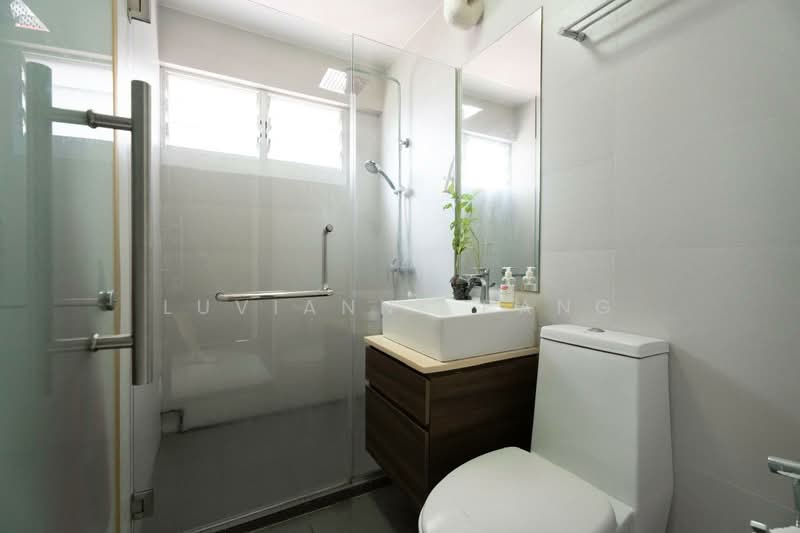 164 Bishan Street 13 HDB Flat For Sale at S$ 978,000 | PropertyGuru Singapore - Bathroom