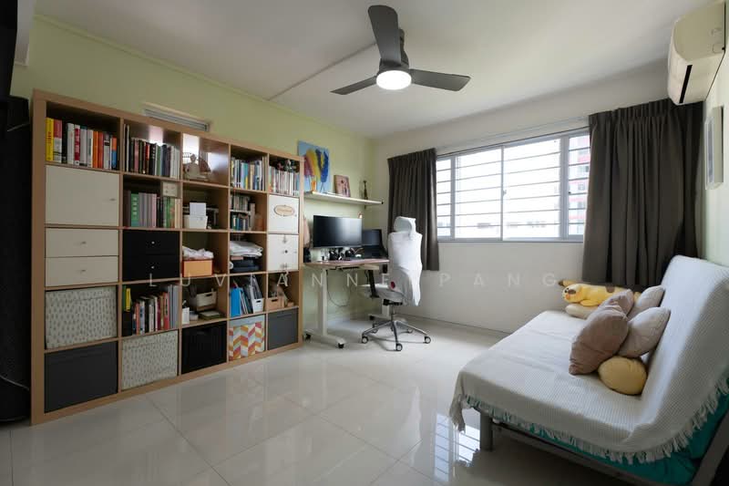 164 Bishan Street 13 HDB Flat For Sale at S$ 978,000 | PropertyGuru Singapore - Study