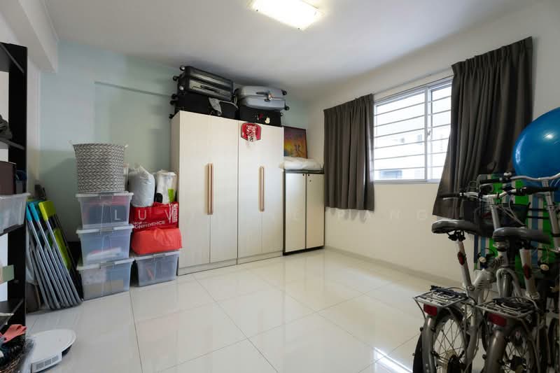 164 Bishan Street 13 HDB Flat For Sale at S$ 978,000 | PropertyGuru Singapore - Bedroom