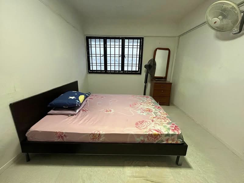 405 Hougang Avenue 10 HDB Flat For Sale at S$ 638,888 | PropertyGuru Singapore - Bedroom