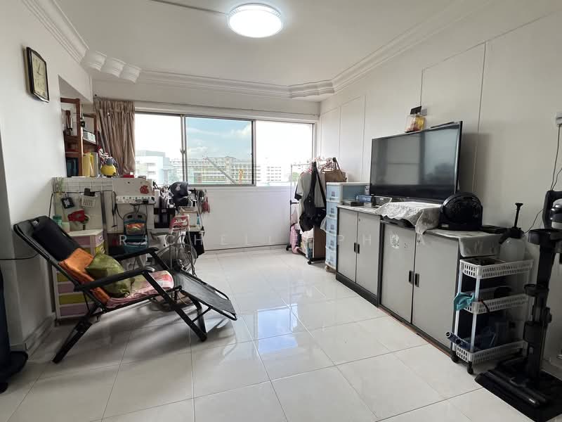 141 Serangoon North Avenue 2 HDB Flat For Sale at S$ 780,000 | PropertyGuru Singapore - Living Room