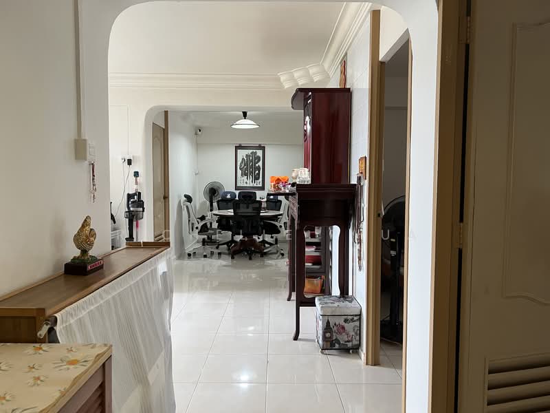 141 Serangoon North Avenue 2, 141 Serangoon North Avenue 2, 3 Bedrooms, 1,216 sqft, HDB Flat For Sale, by Richelle Phua, 500064536 - Walkway - PropertyGuru.com.sg