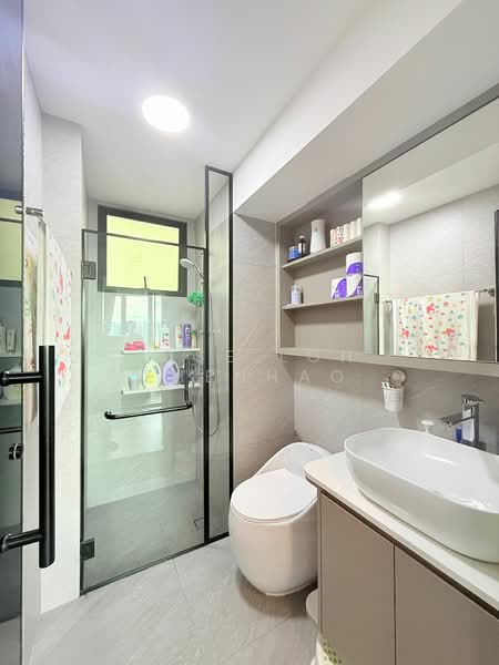 Palm Gardens Condominium For Sale at S$ 1,400,000 | PropertyGuru Singapore - Bathroom