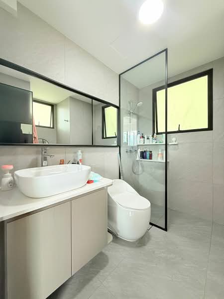 Palm Gardens Condominium For Sale at S$ 1,400,000 | PropertyGuru Singapore - Bathroom