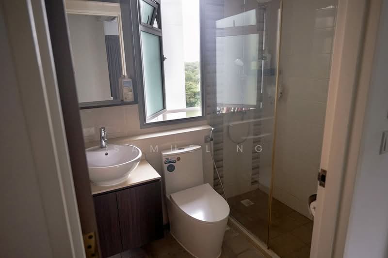 477A Upper Serangoon View HDB Flat For Sale at S$ 789,888 | PropertyGuru Singapore - Bathroom